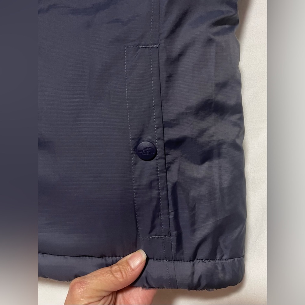 The North Face Mossbud Insulated Reversible Fleece Vest Outdoor Primaloft Cozy - Picture 5 of 16